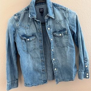 Boys gap, medium button-down denim shirt with ivory buttons